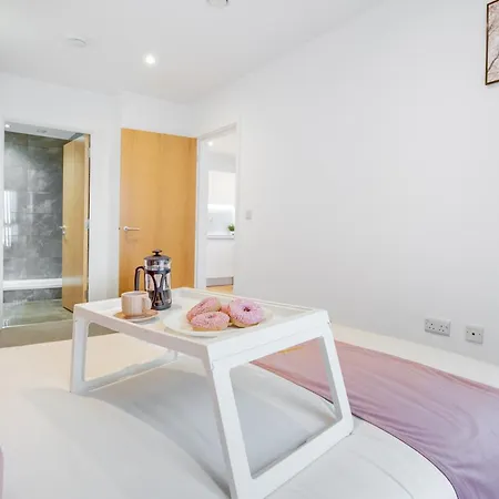 Apartment Pluxa Pink Amethyst - Sleek 2bathroom Fully Furnished Serviced *