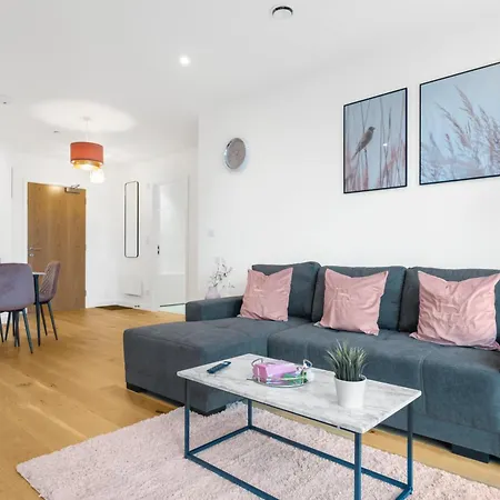 Apartment Pluxa Pink Amethyst - Sleek 2bathroom Fully Furnished Serviced