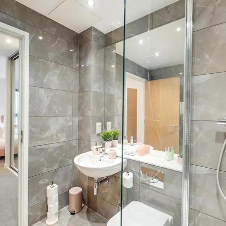Apartman Pluxa Pink Amethyst - Sleek 2bathroom Fully Furnished Serviced *