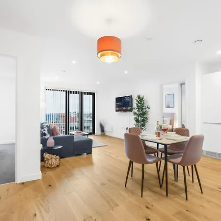Apartment Pluxa Pink Amethyst - Sleek 2bathroom Fully Furnished Serviced